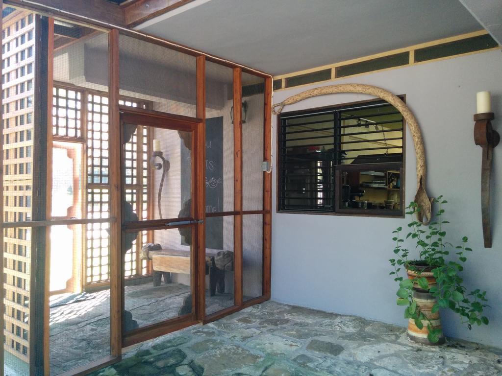 Bayshore Bijou Suites Maya Beach Екстер'єр фото