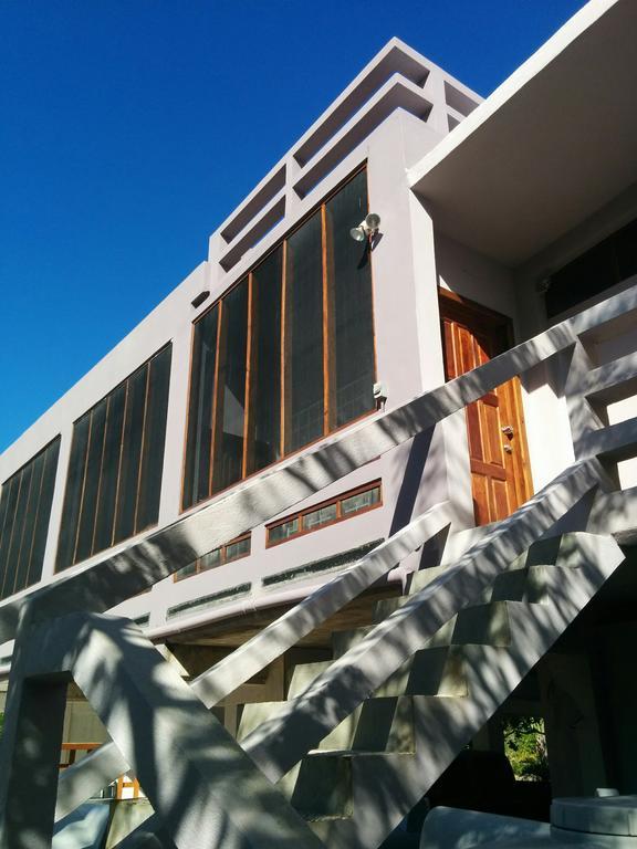 Bayshore Bijou Suites Maya Beach Екстер'єр фото