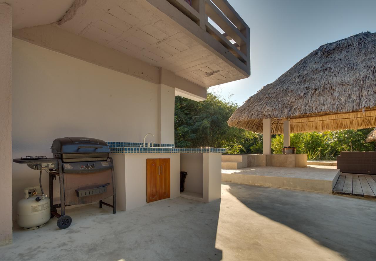 Bayshore Bijou Suites Maya Beach Екстер'єр фото