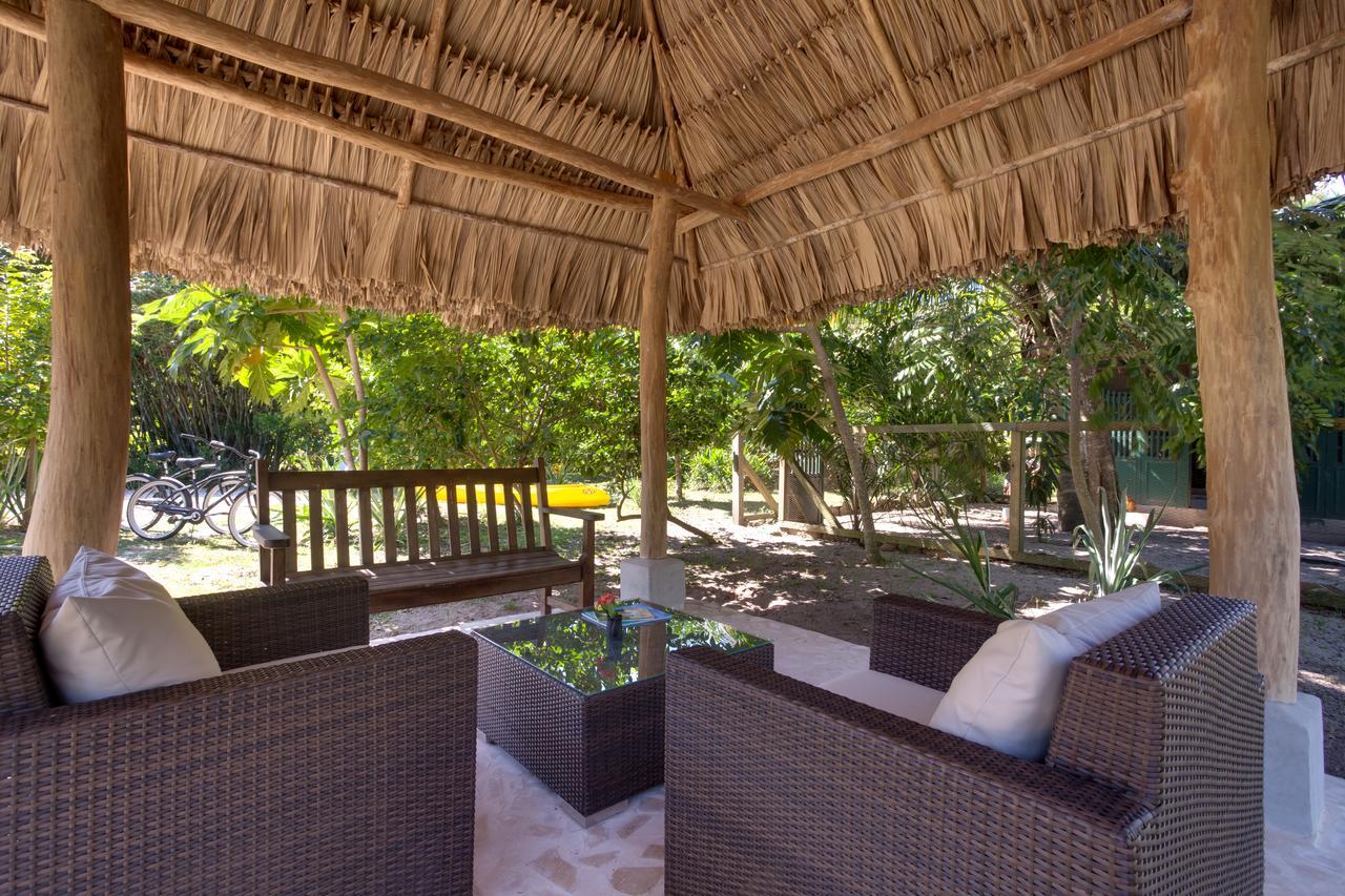 Bayshore Bijou Suites Maya Beach Екстер'єр фото