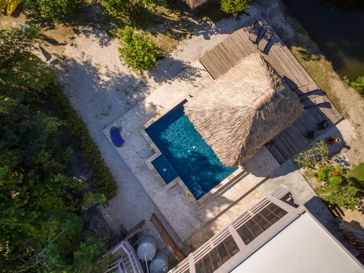Bayshore Bijou Suites Maya Beach Екстер'єр фото