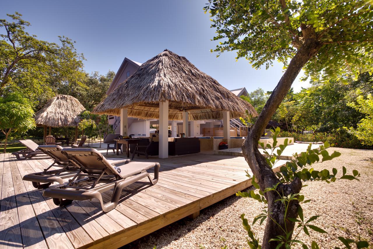 Bayshore Bijou Suites Maya Beach Екстер'єр фото
