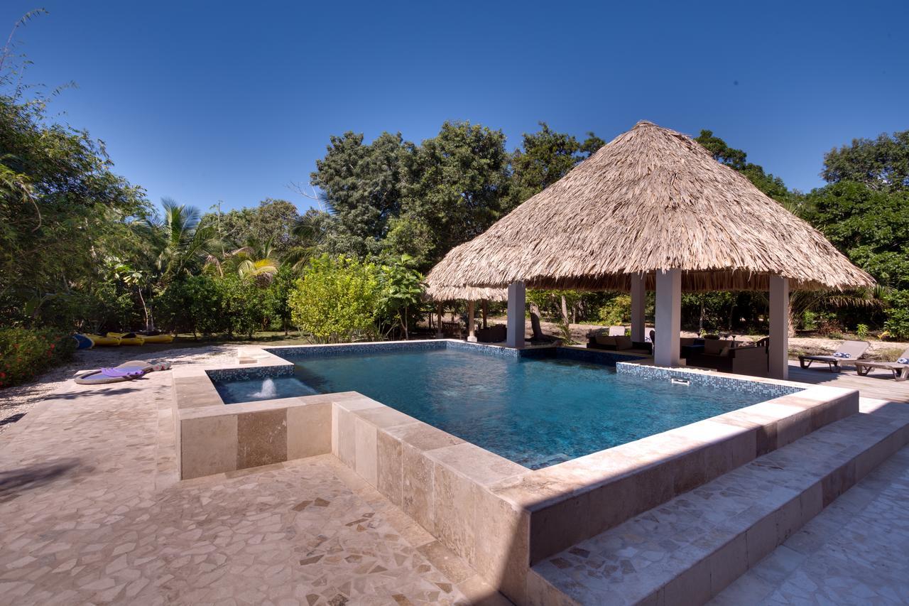 Bayshore Bijou Suites Maya Beach Екстер'єр фото