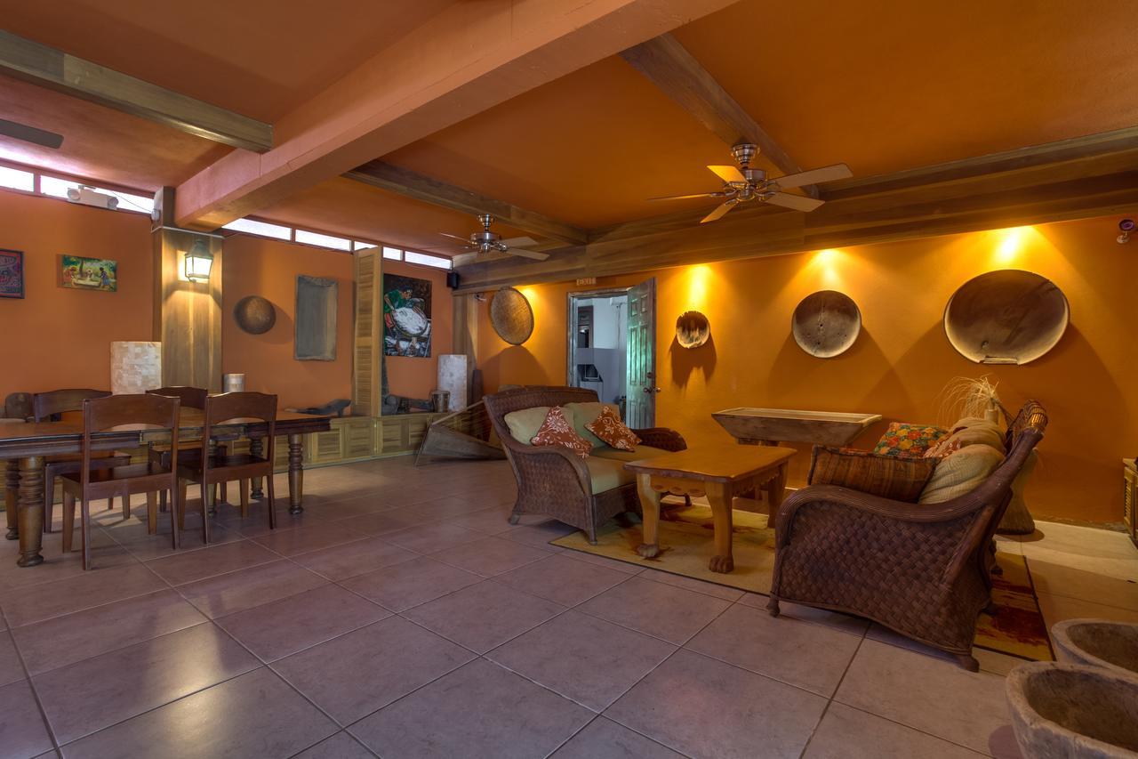 Bayshore Bijou Suites Maya Beach Екстер'єр фото