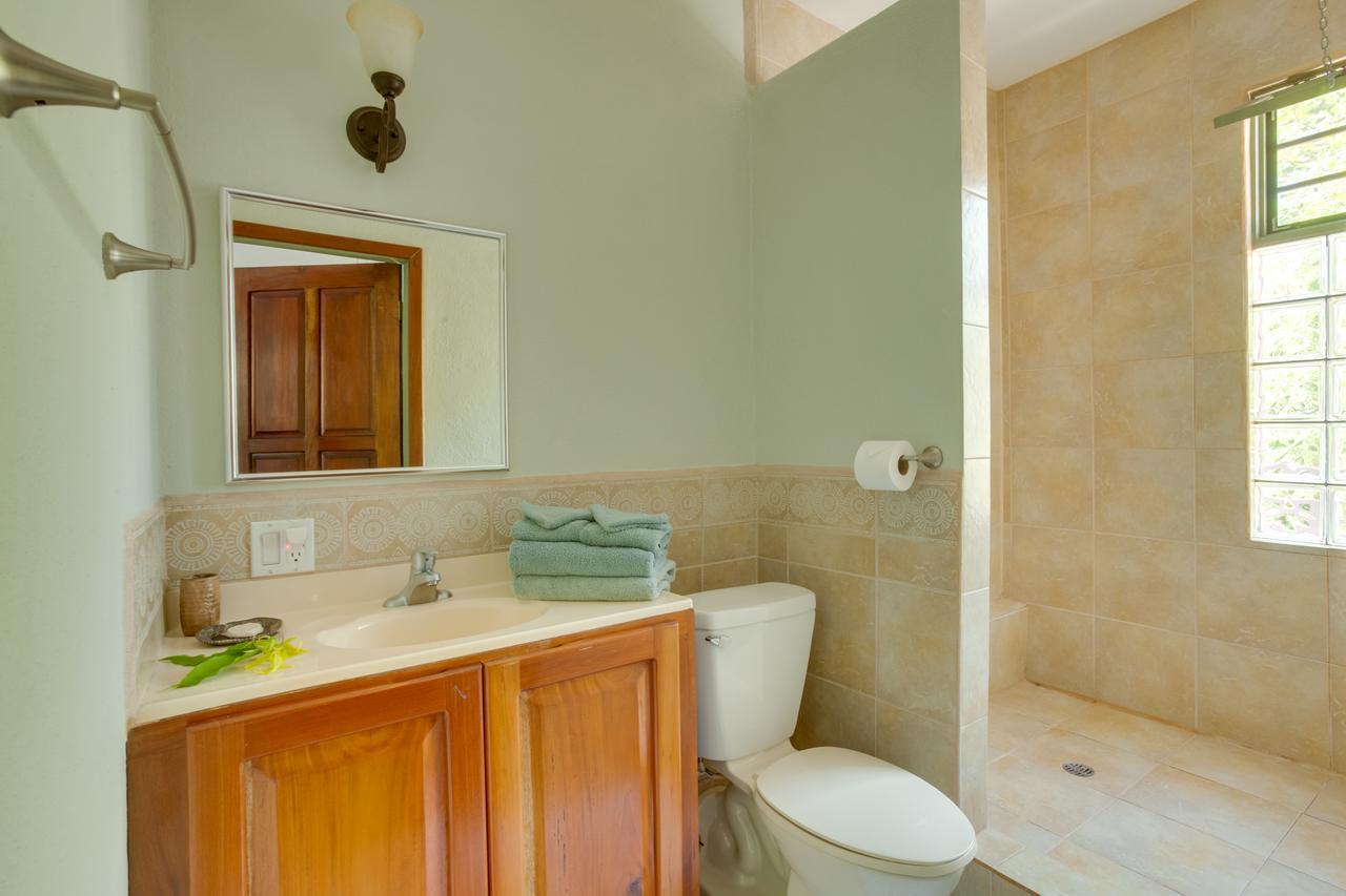 Bayshore Bijou Suites Maya Beach Екстер'єр фото