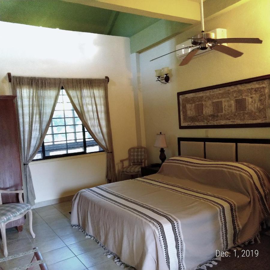 Bayshore Bijou Suites Maya Beach Екстер'єр фото